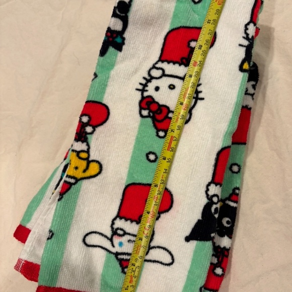 Hello Kitty & Friends Christmas hand towels, set of 2, NWOT - Picture 8 of 8